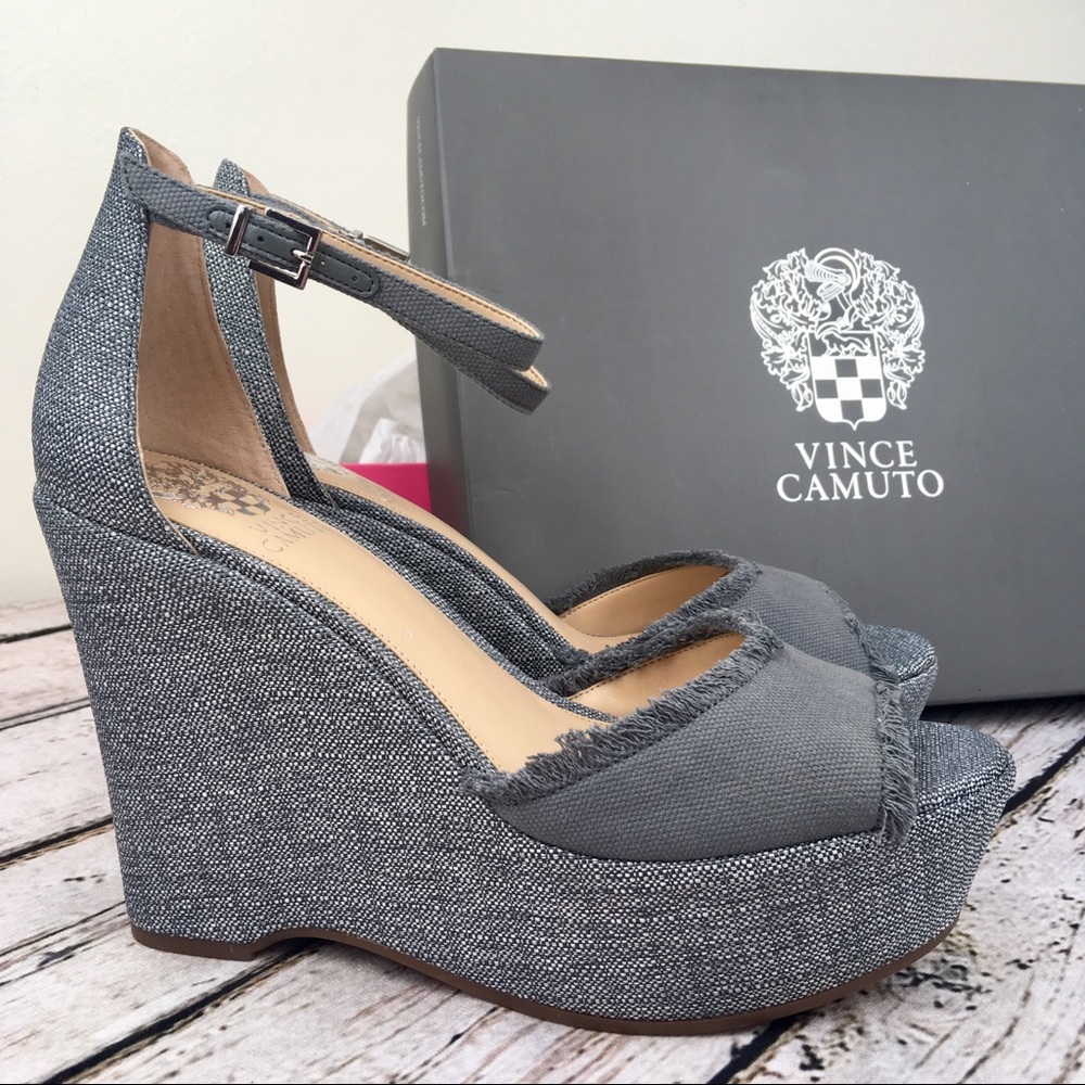 Vince Camuto Tatchen Wedge Sandal 8.5 Gray